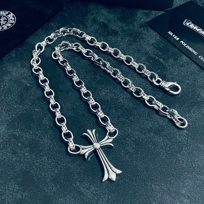 Ch*0me He**ts necklaces